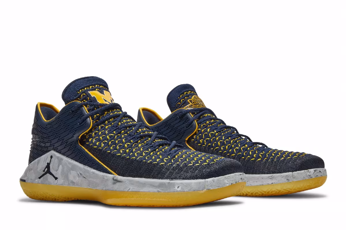 Air Jordan 32 Low Michigan Wolverines, view 9