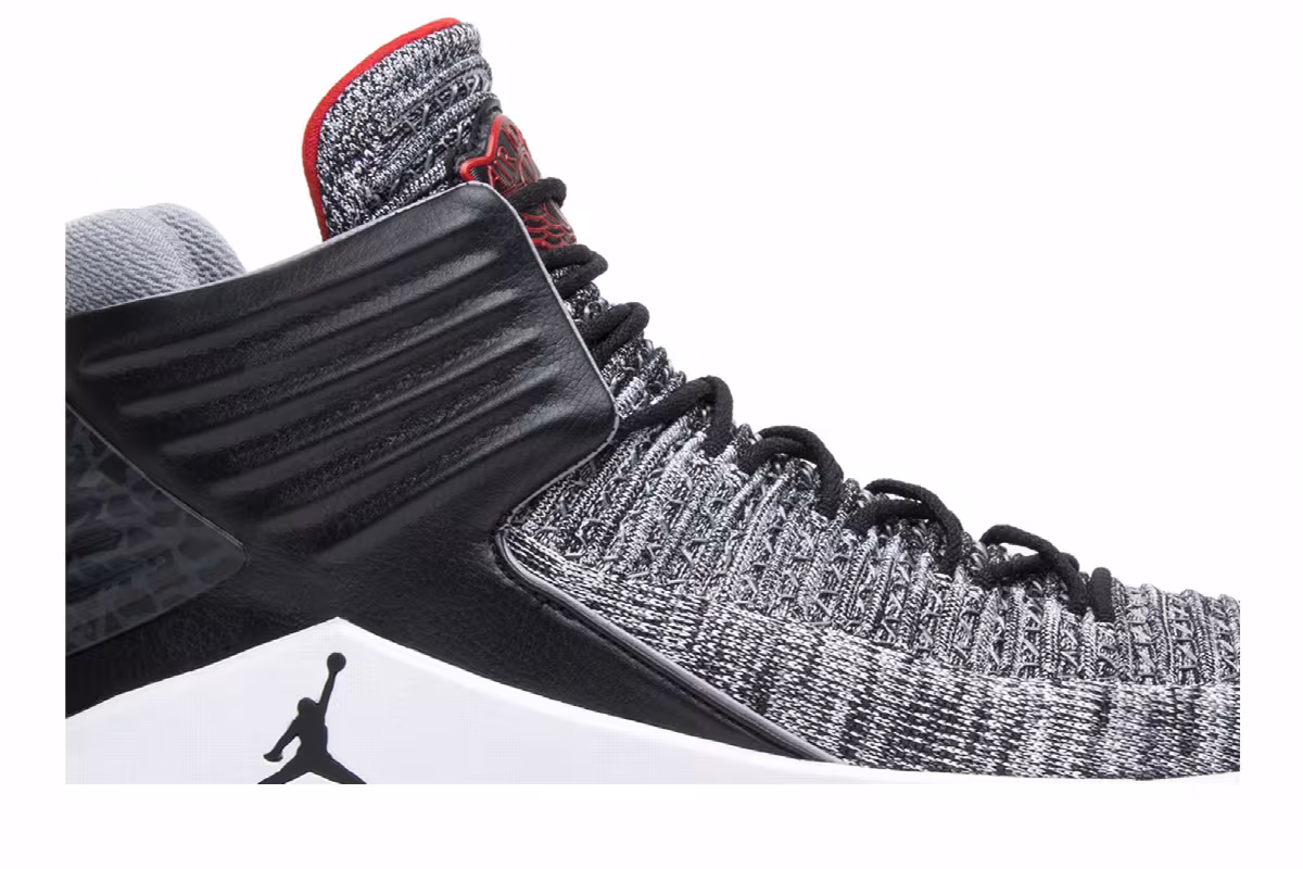 Air Jordan 32 Black Cement, MVP, view 3