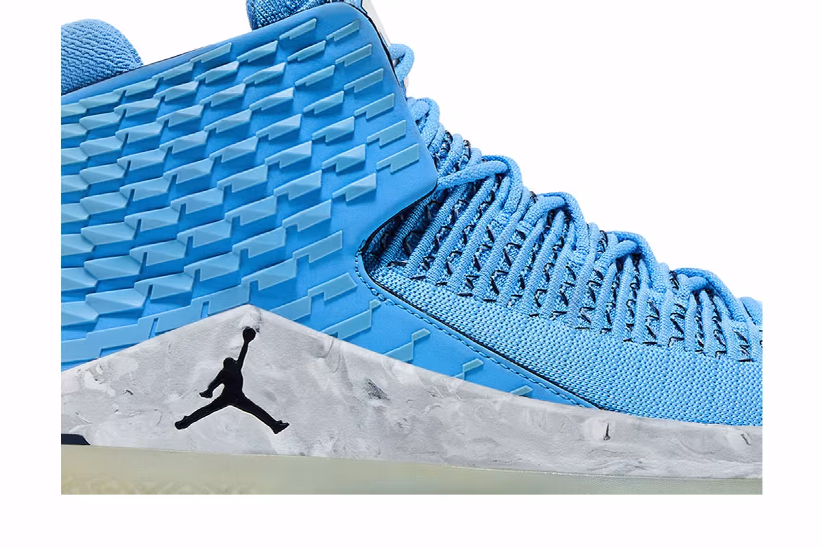 Air Jordan 32 ‘UNC - Clear Outsole’ UNC - Clear Outsole, view 3
