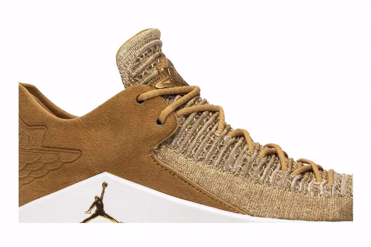 Air Jordan 32 Low Golden Harvest, view 3