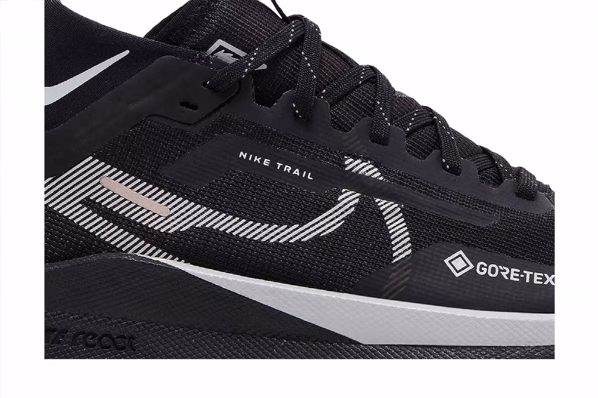 Nike Women's React Pegasus Trail 4 GORE-TEX Black Reflect Silver, view 3