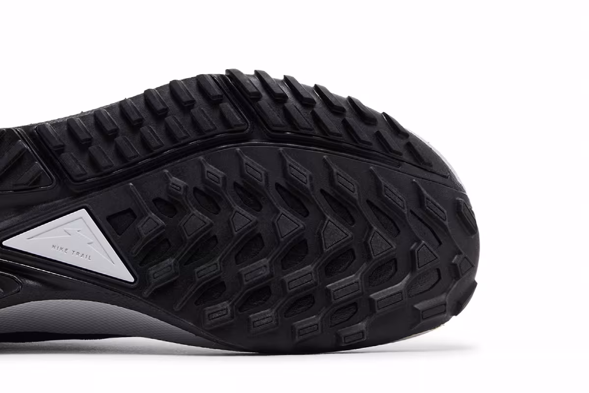 Nike Women's React Pegasus Trail 4 GORE-TEX Black Reflect Silver, view 6