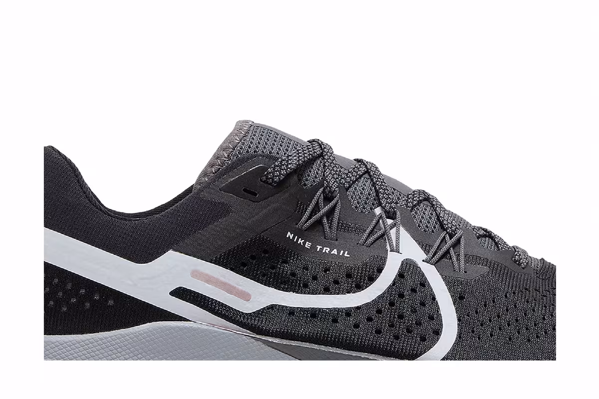 Nike Women's React Pegasus Trail 4 Black Dark Grey, view 3