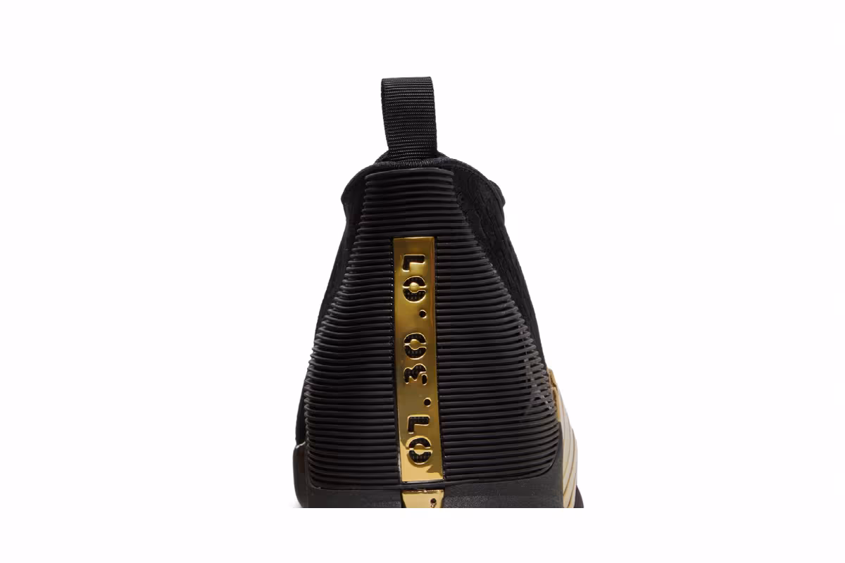 Air Jordan 15 GS Doernbecher 2018, view 8