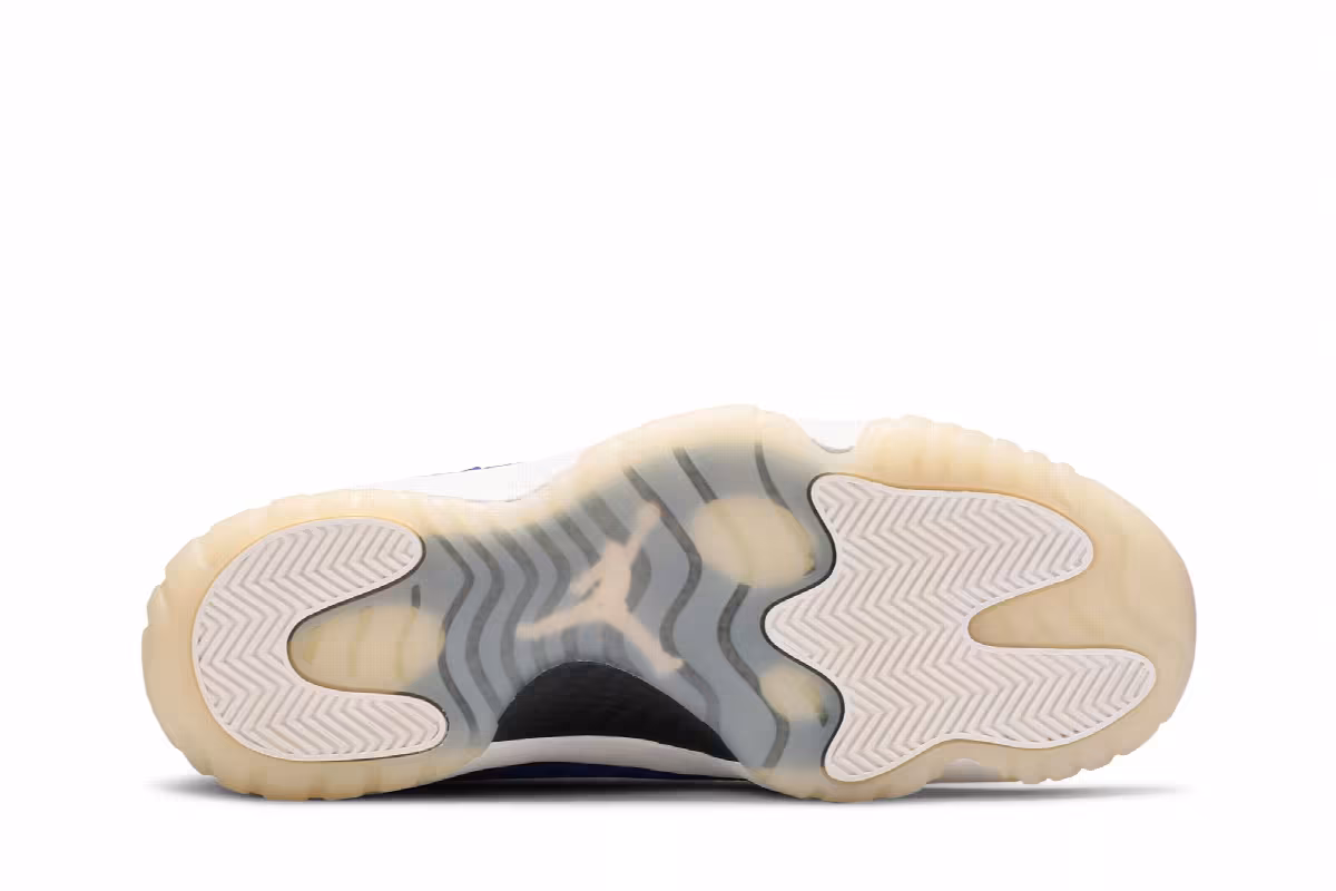 Air Jordan Future Hyper Royal, view 5