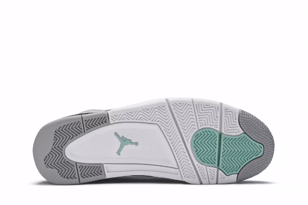 Air Jordan Son Of Mars Low Wolf Grey, view 5