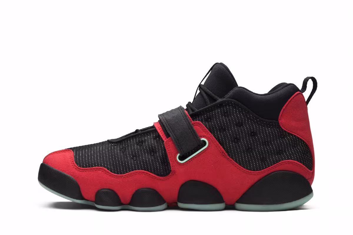 Air Jordan Black Cat Bred, view 4