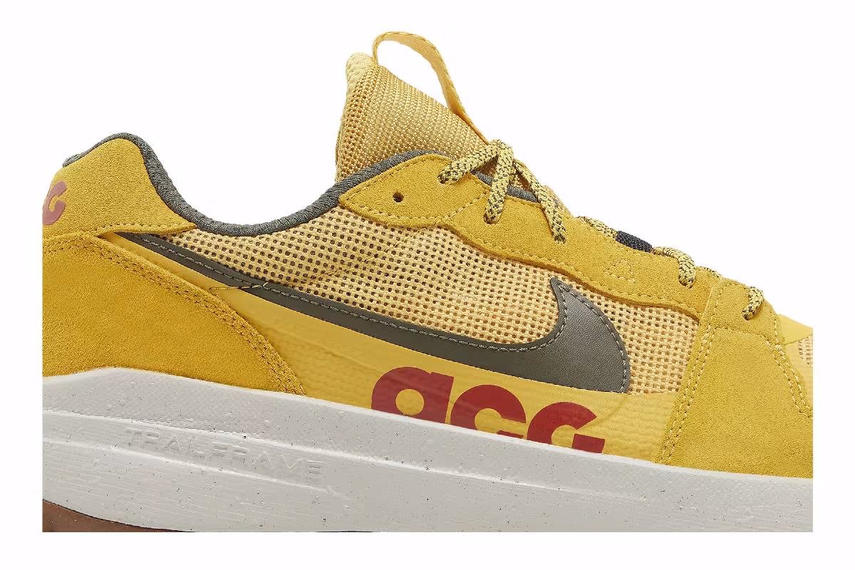 Nike ACG Lowcate Solar Flare, view 3