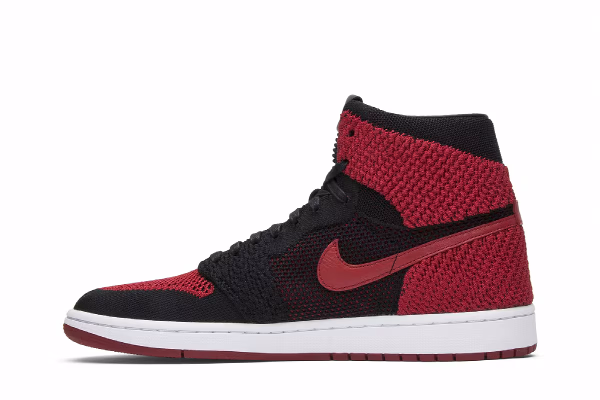 Air Jordan 1 High OG Flyknit Bred, view 4