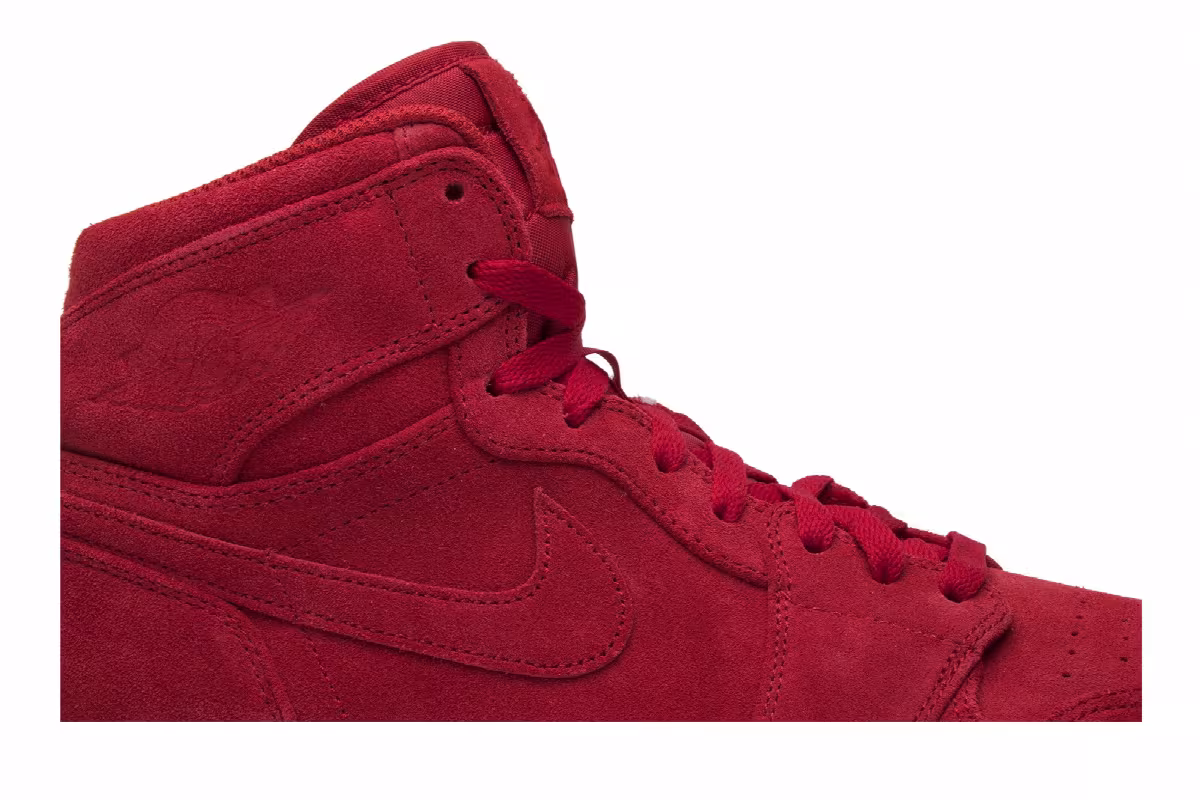 Air Jordan 1 High Red Suede, view 3
