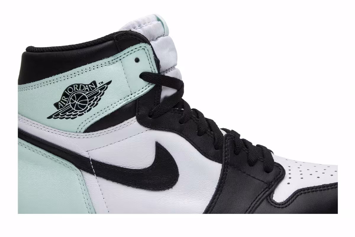 Air Jordan 1 High OG NRG Igloo, view 3