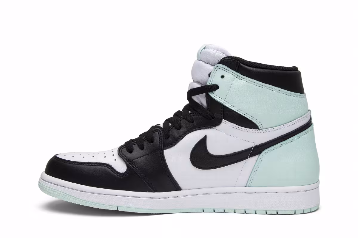 Air Jordan 1 High OG NRG Igloo, view 4