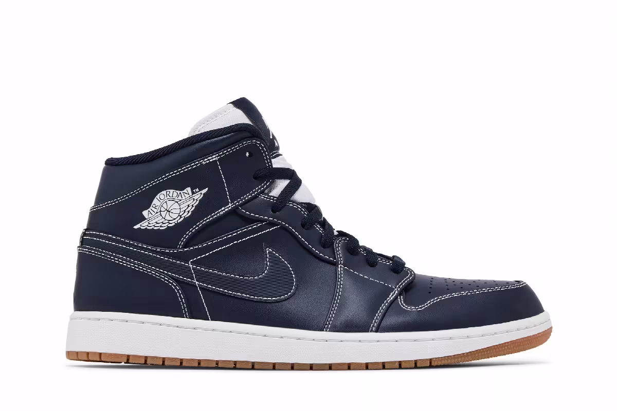 Air Jordan 1 Mid Jeter, Derek Jeter, view 2