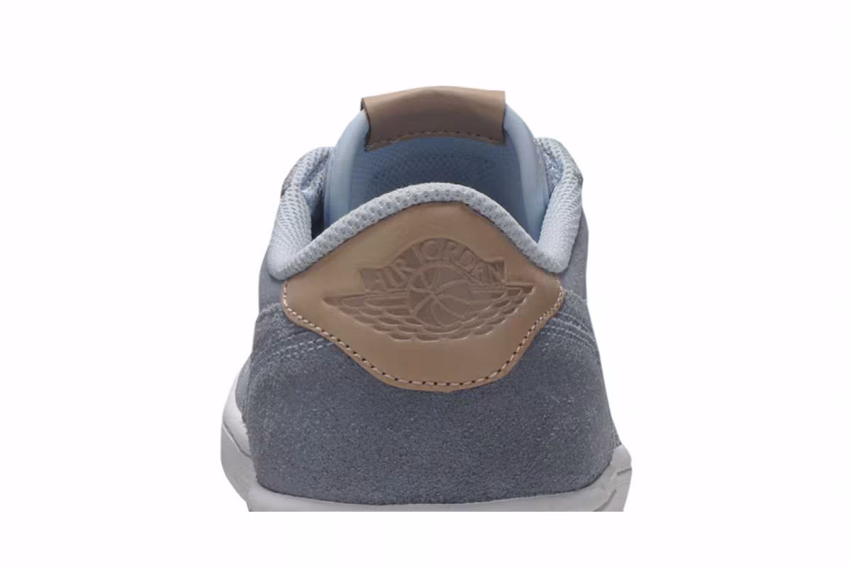 Air Jordan 1 Low OG Premium Ice Blue, view 8