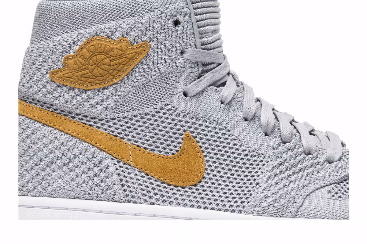 Air Jordan 1 High OG Flyknit Wolf Grey, view 3