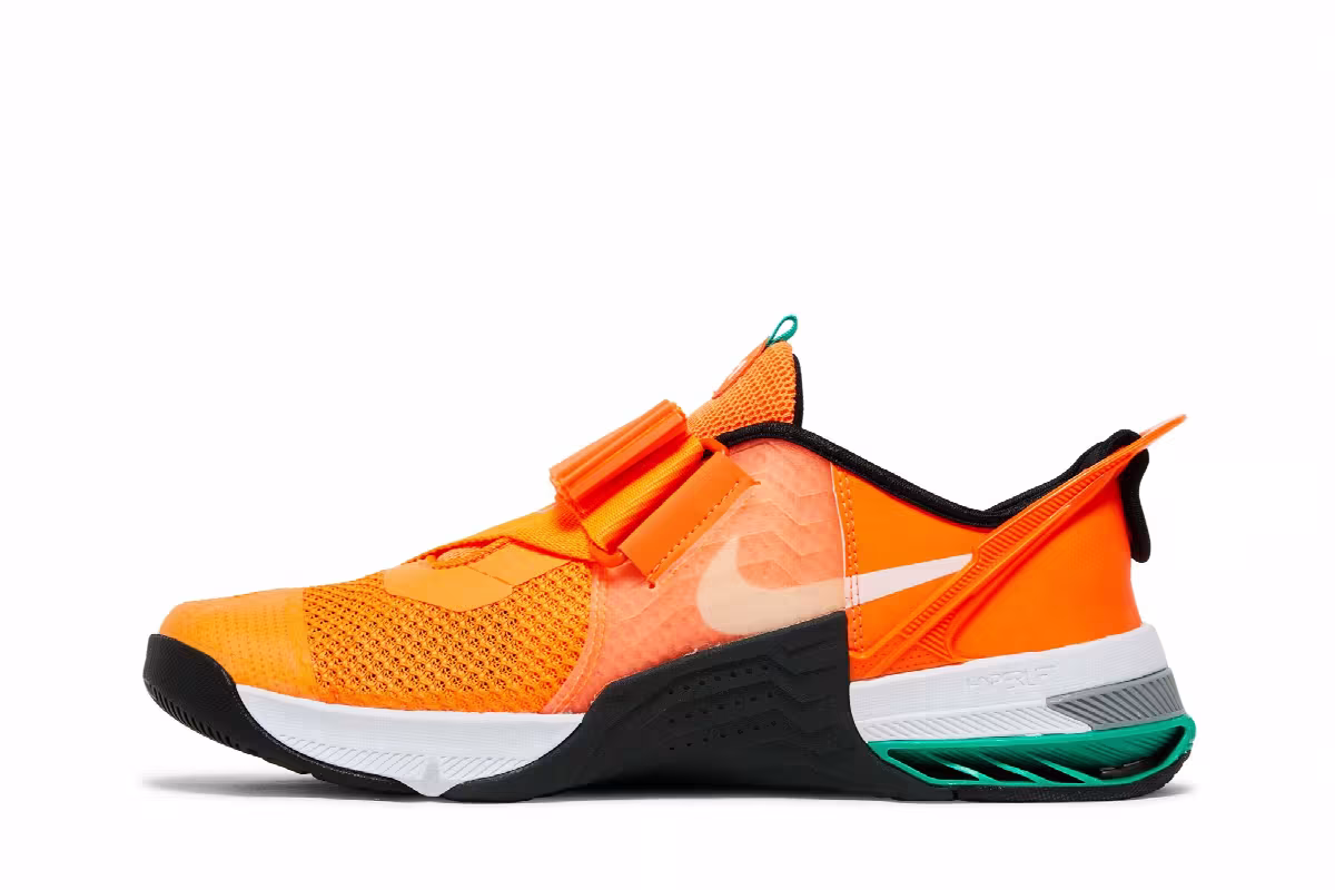 Nike Metcon 7 FlyEase Total Orange Clear Emerald, view 4