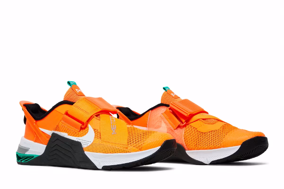 Nike Metcon 7 FlyEase Total Orange Clear Emerald, view 9