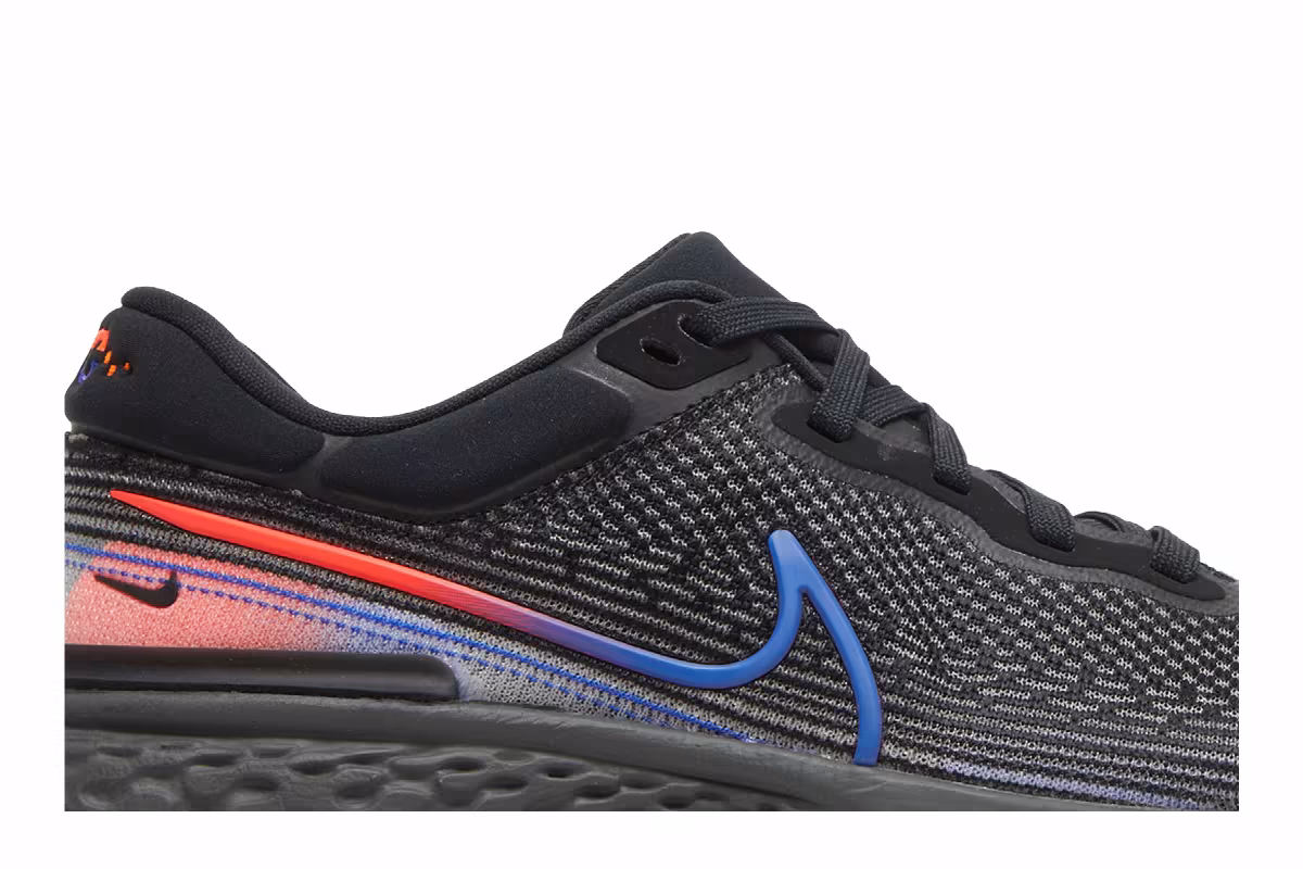 Nike ZoomX Invincible Run Flyknit Black Total Orange, view 3