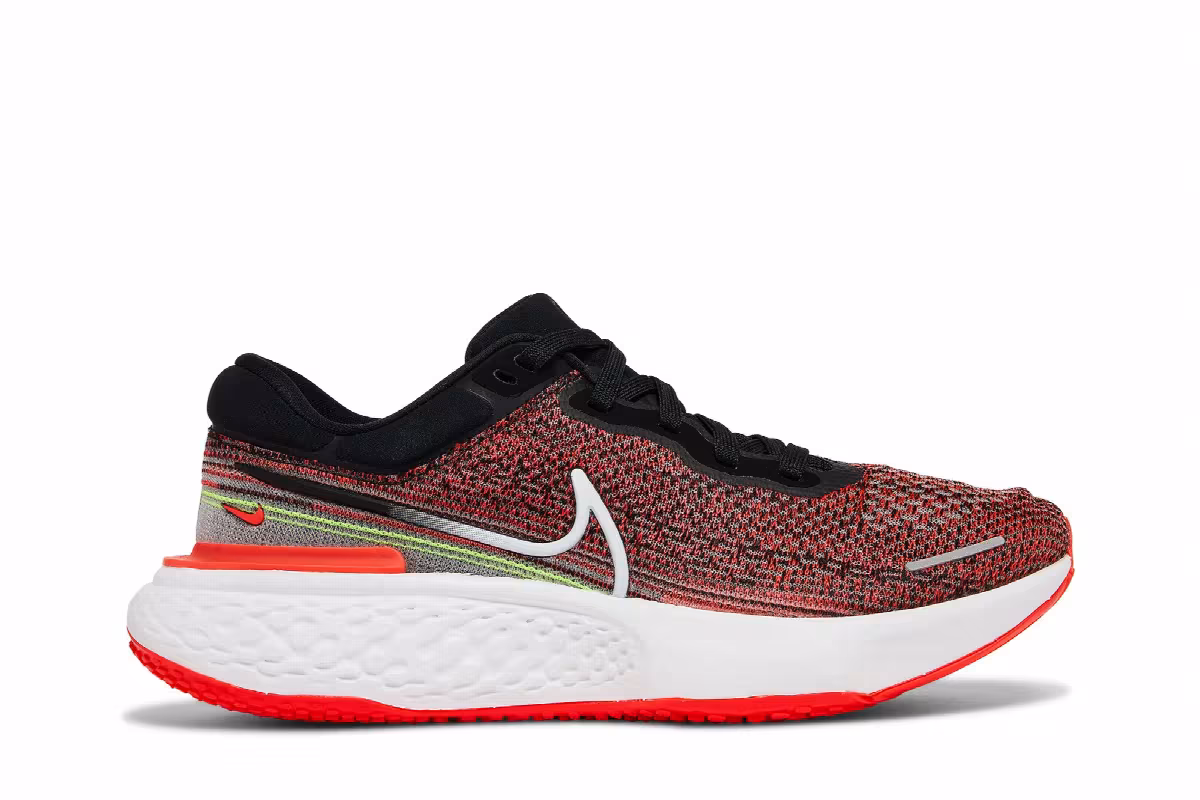 Nike ZoomX Invincible Run Flyknit Black Bright Crimson, view 2