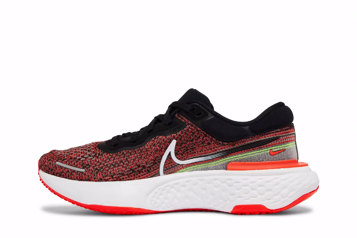 Nike ZoomX Invincible Run Flyknit Black Bright Crimson, view 4