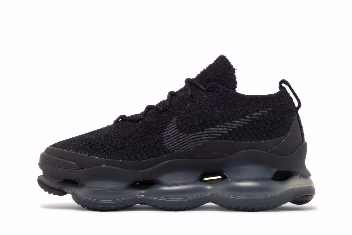 Nike Women's Air Max Scorpion Flyknit Triple Black, view 4