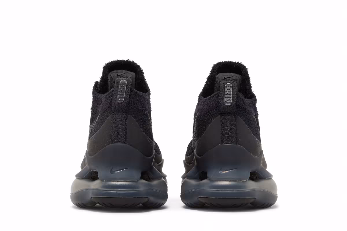 Nike Women's Air Max Scorpion Flyknit Triple Black, view 7