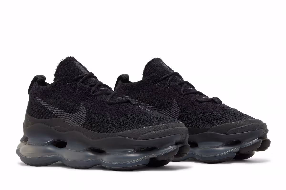Nike Women's Air Max Scorpion Flyknit Triple Black, view 9