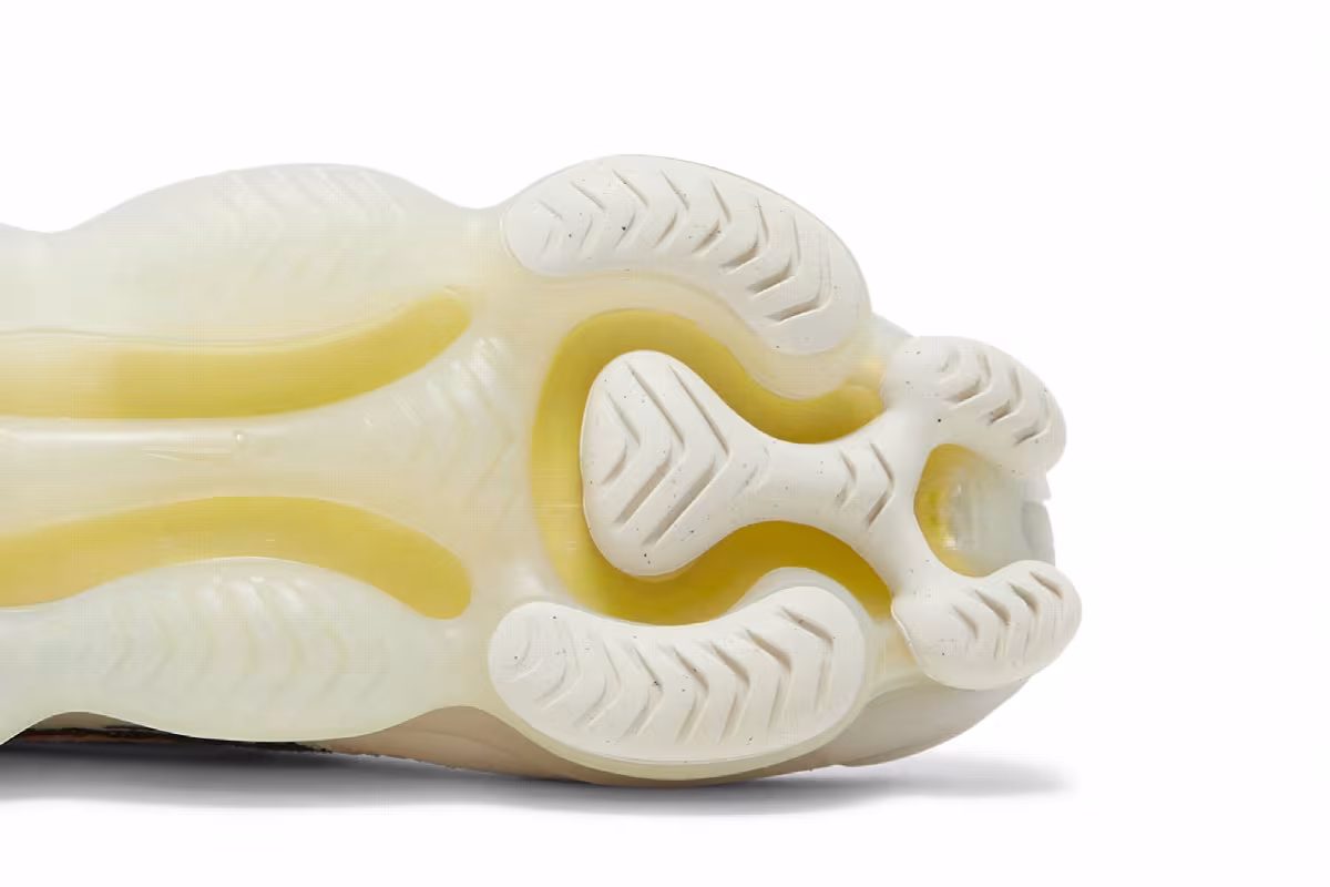 Nike Women's Air Max Scorpion Flyknit Lemon Wash, view 6