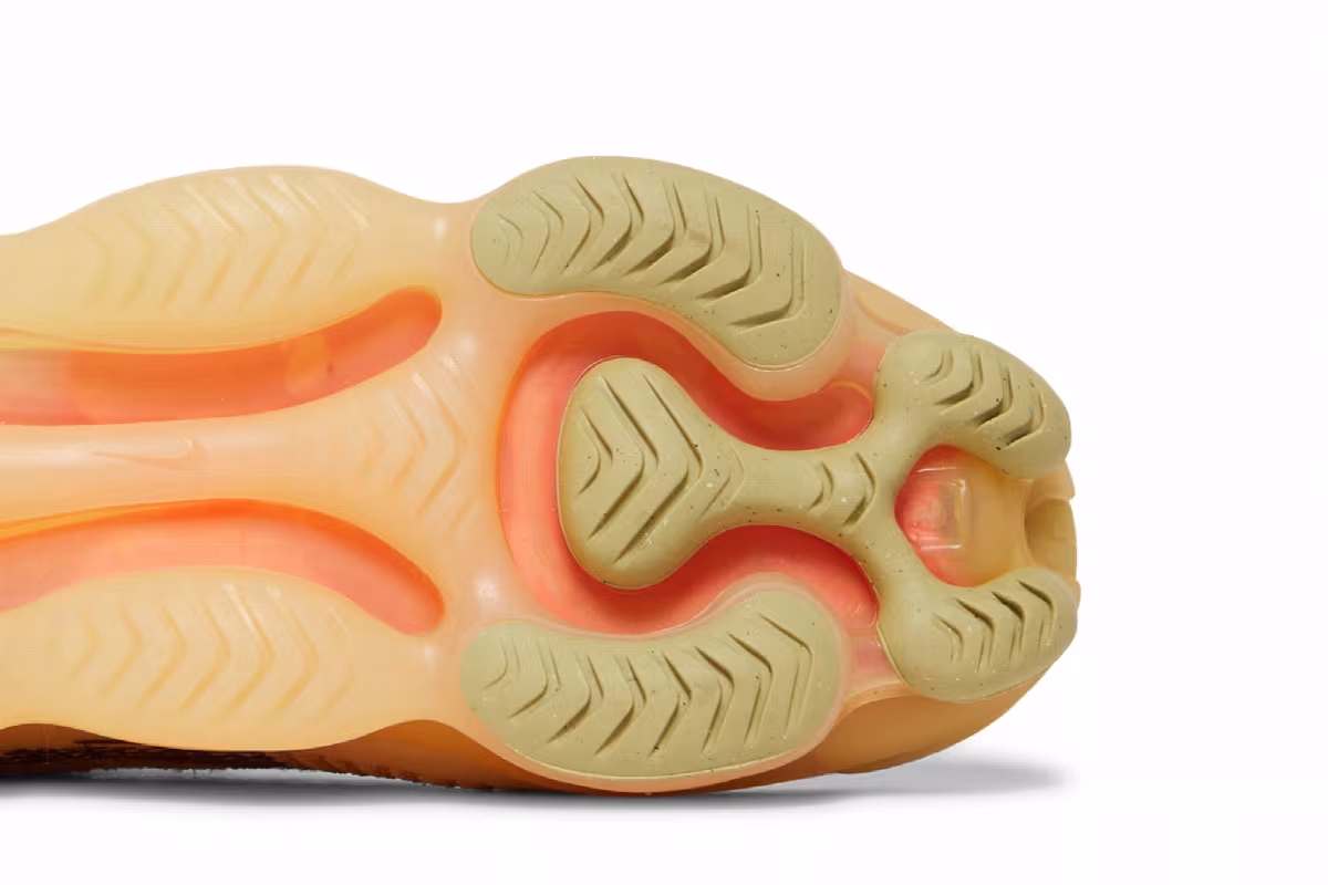 Nike Women's Air Max Scorpion Flyknit Sesame, view 6