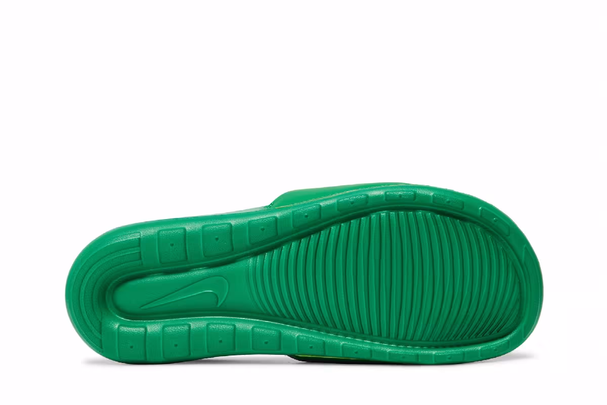 Nike Victori One Slide Lucky Green, view 5