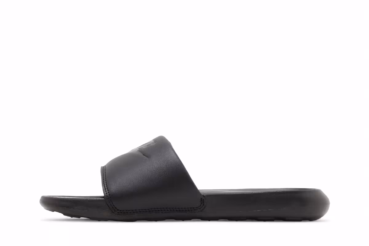 Nike Women's Victori One Slide Triple Black, view 4