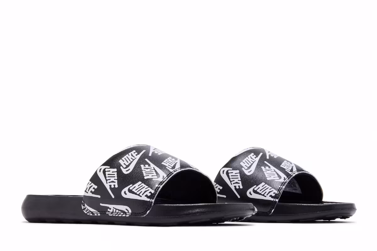 Nike Victori One Slide Repeat Logo - Black White, view 9