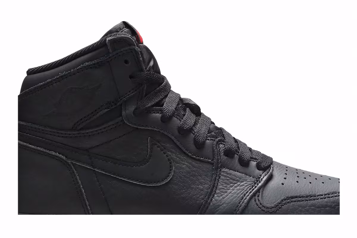 Air Jordan 1 High OG BG Black University Red, view 3