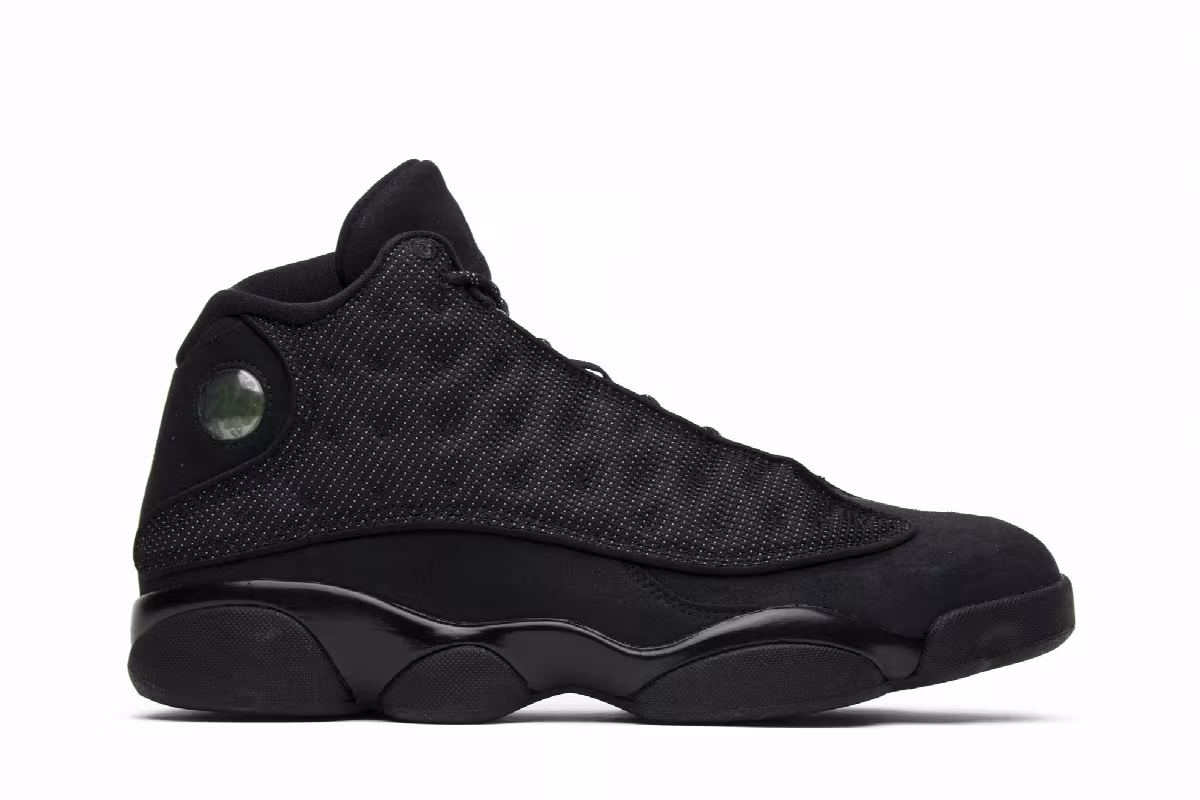 Air Jordan 13 Black Cat, view 2