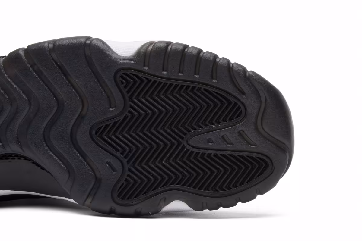 Air Jordan 11 Premium GS Heiress, view 6