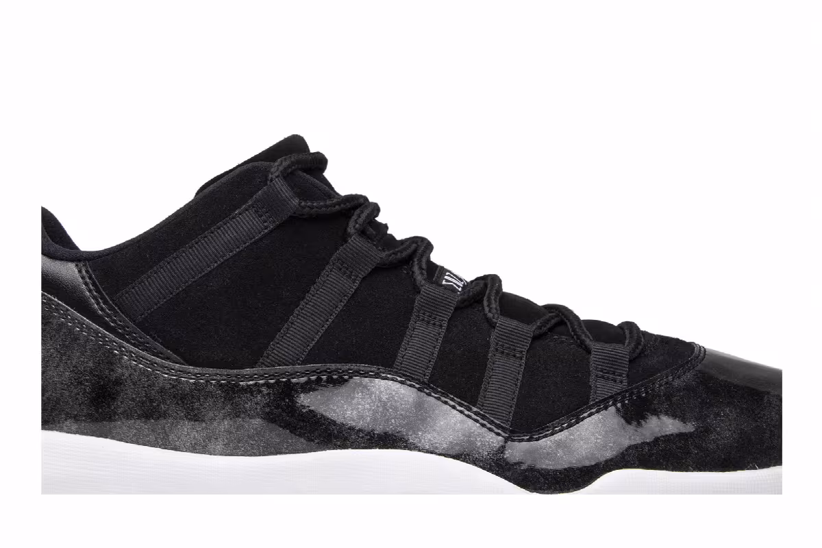 Air Jordan 11 Low Barons, view 3