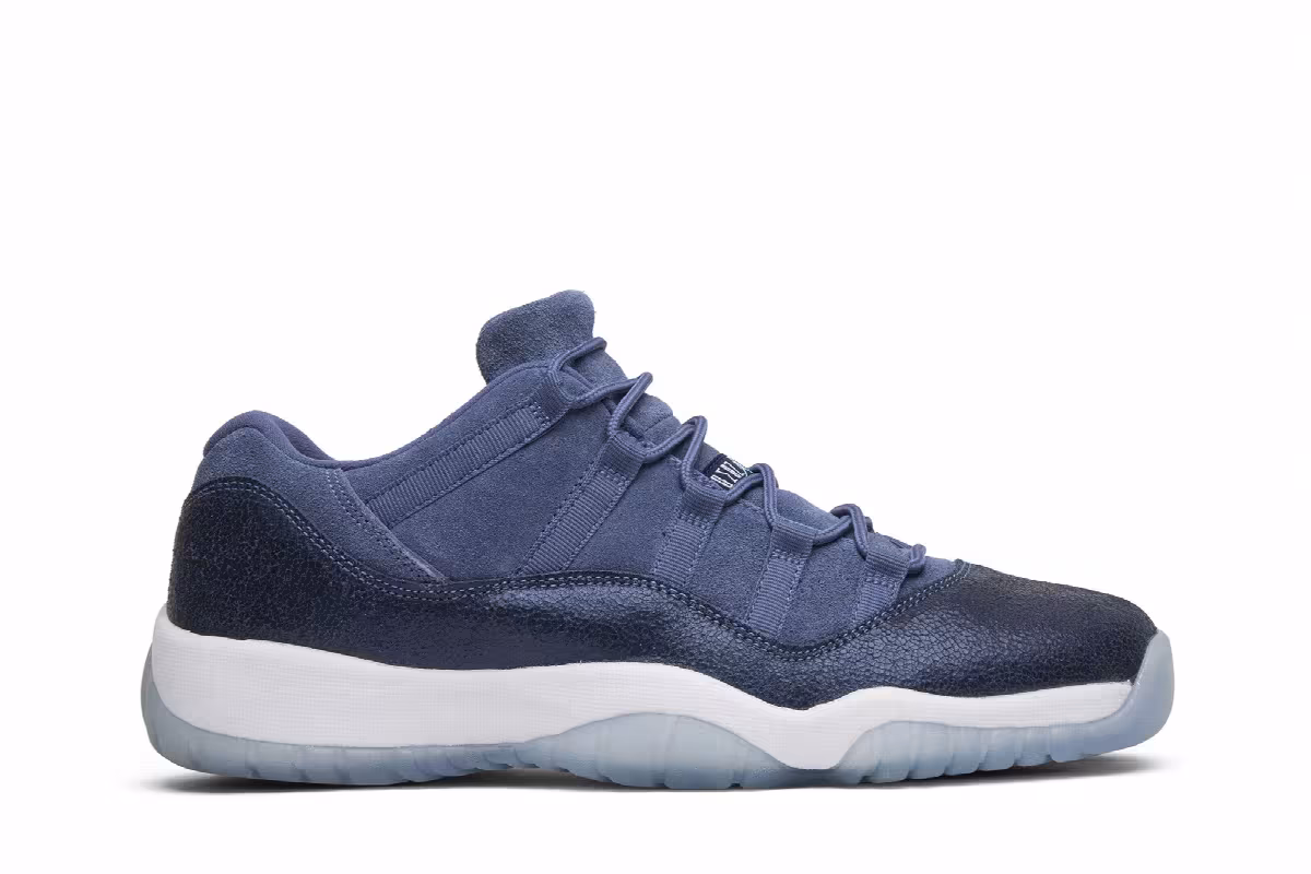 Air Jordan 11 Low GS Blue Moon, view 2