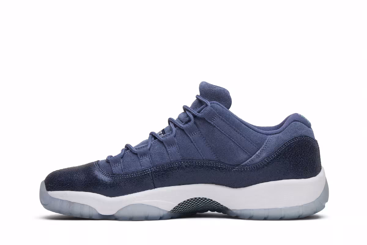Air Jordan 11 Low GS Blue Moon, view 4