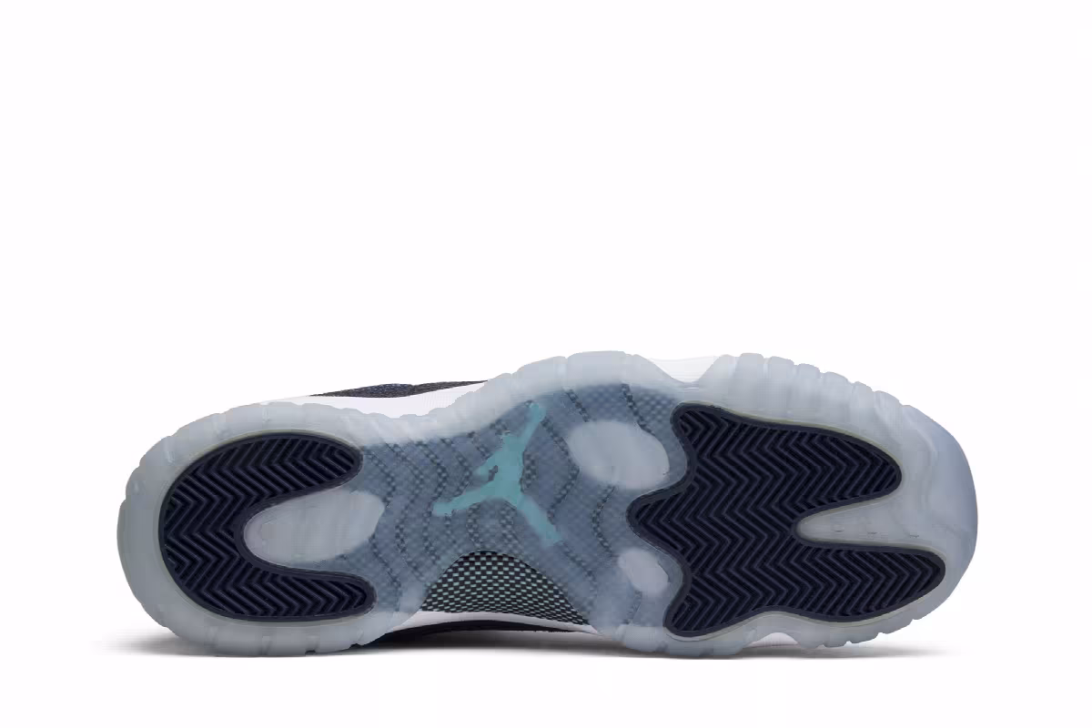 Air Jordan 11 Low GS Blue Moon, view 5