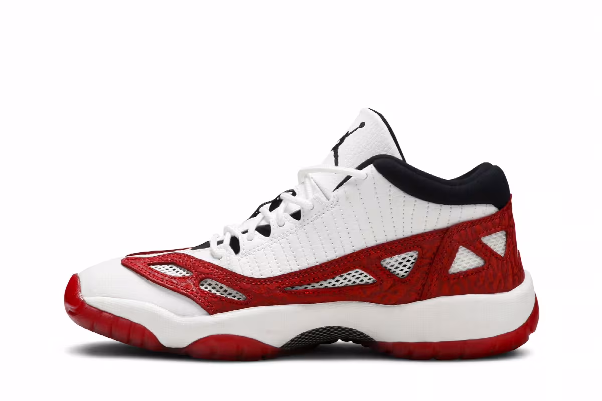 Air Jordan 11 Low IE GS Gym Red, view 4