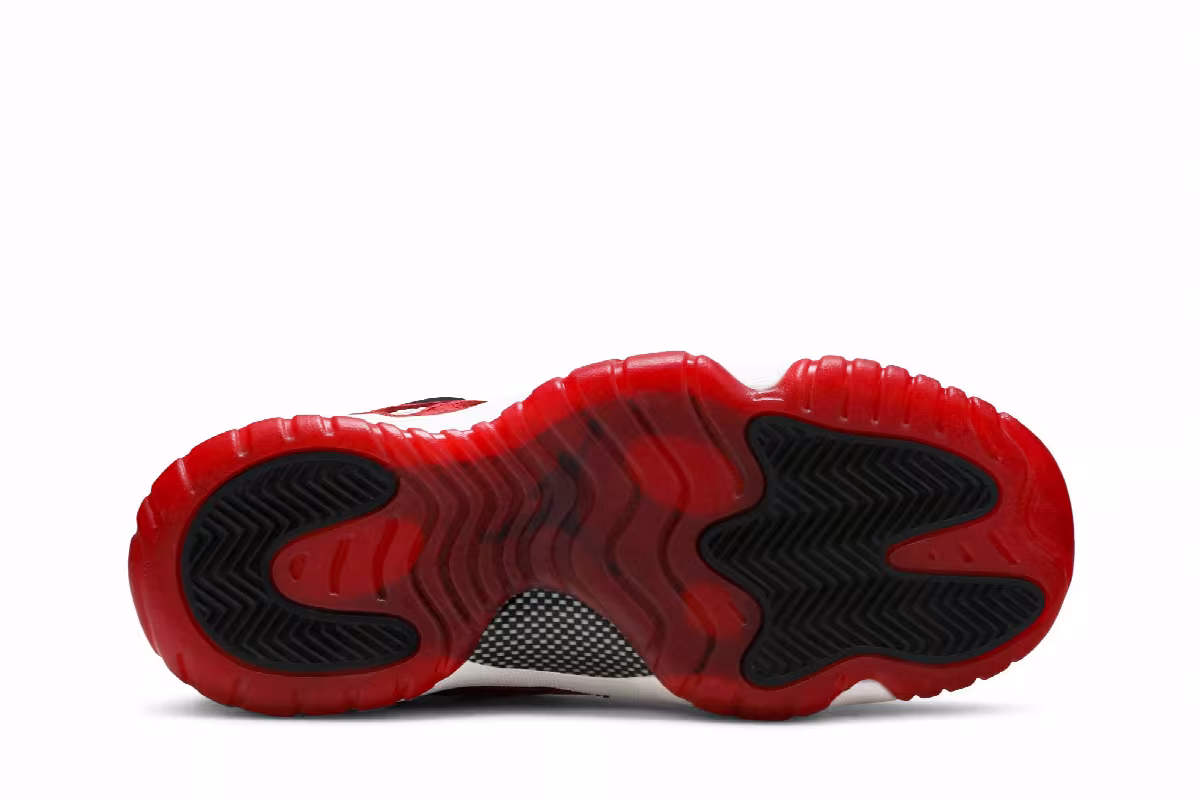 Air Jordan 11 Low IE GS Gym Red, view 5