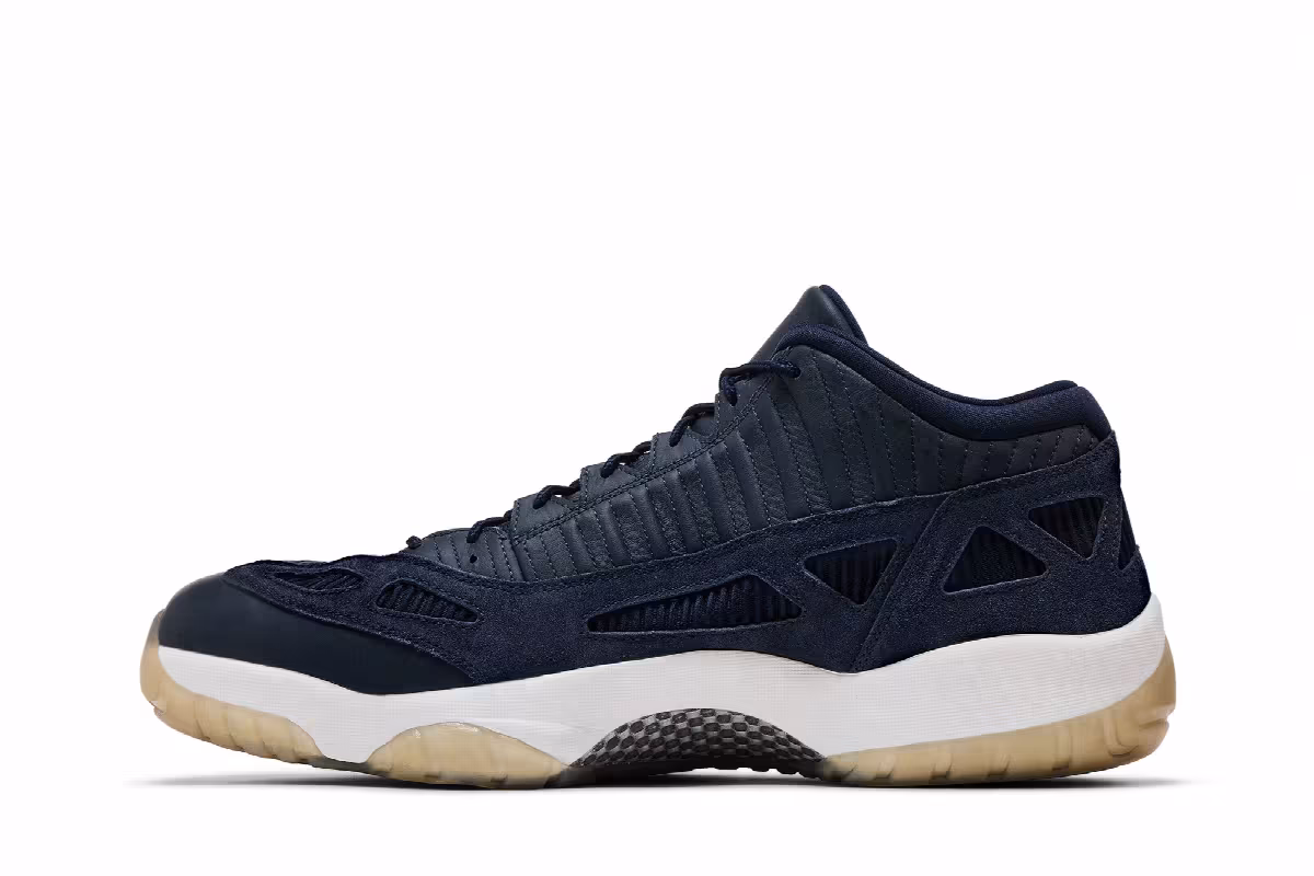 Air Jordan 11 Low IE Obsidian, view 4