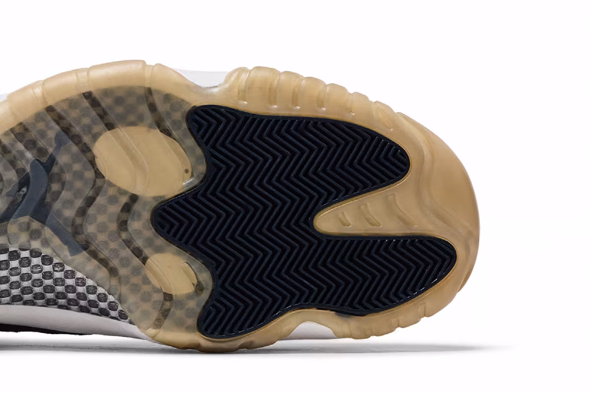 Air Jordan 11 Low IE Obsidian, view 6