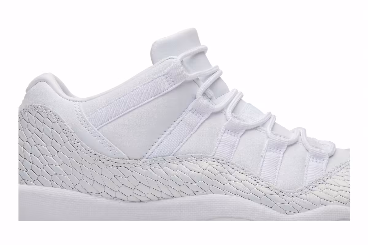 Air Jordan 11 Low Premium GS Frost White, view 3
