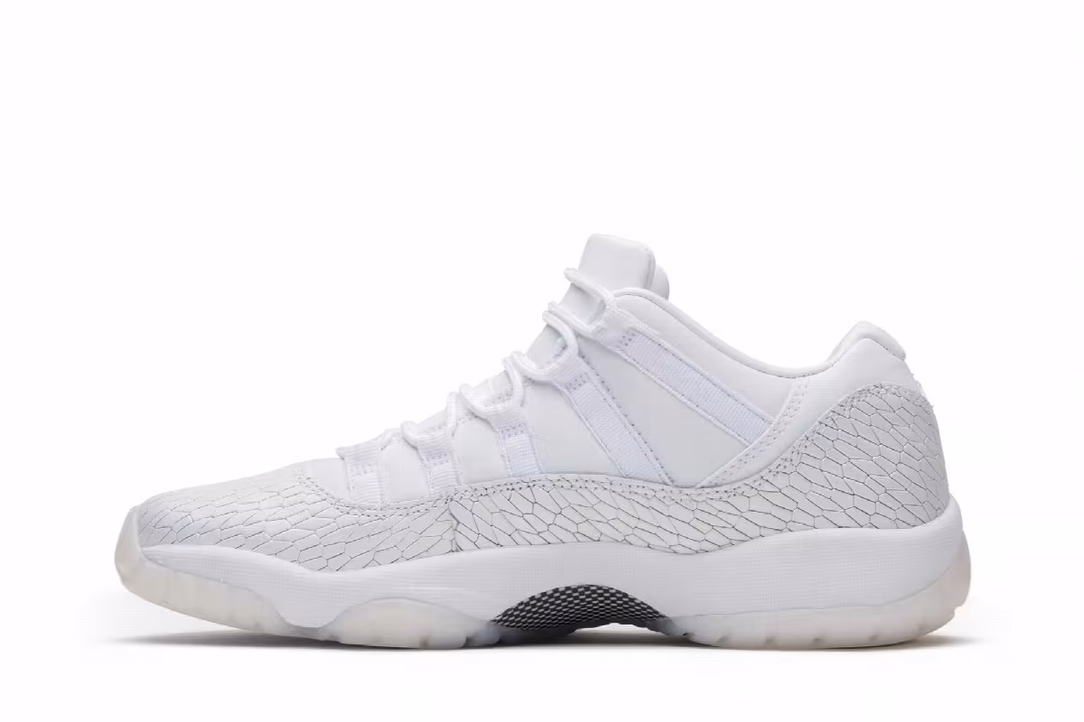 Air Jordan 11 Low Premium GS Frost White, view 4