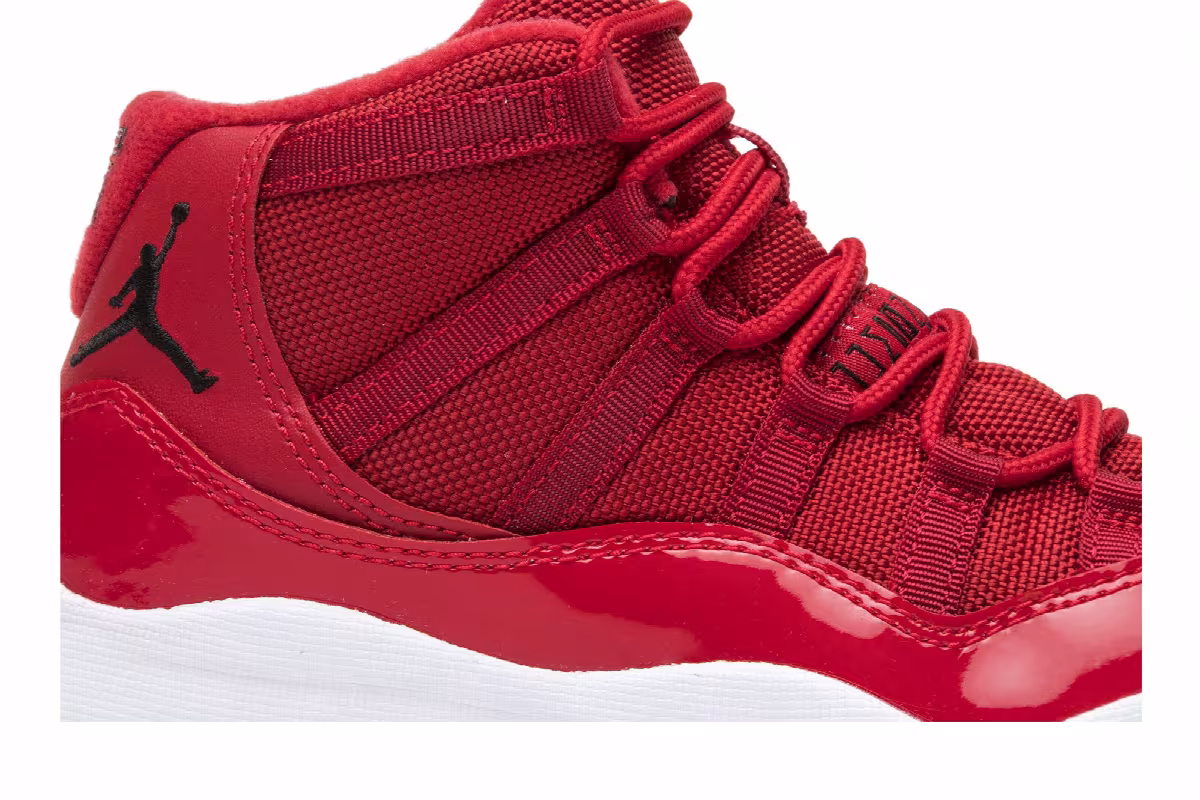 Air Jordan 11 PS Win Like '96, view 3