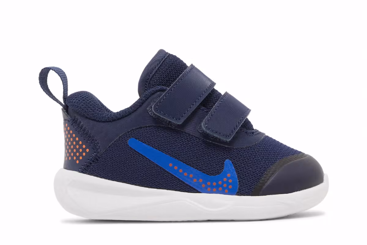 Nike Omni Multi-Court TD Midnight Navy Safety Orange, view 2