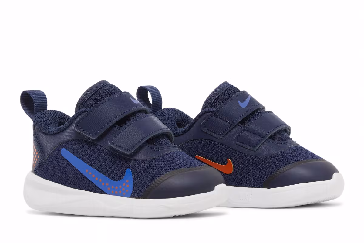 Nike Omni Multi-Court TD Midnight Navy Safety Orange, view 9