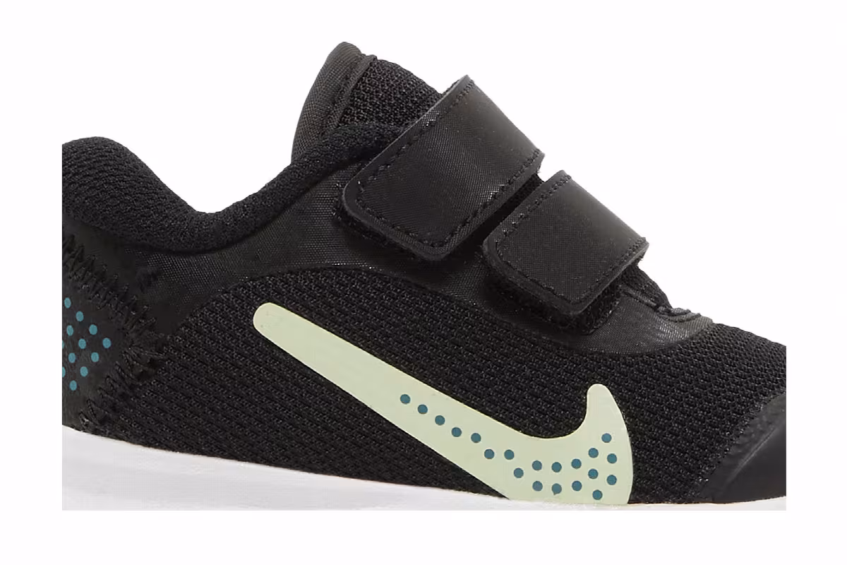 Nike Omni Multi-Court TD Black Barely Volt, view 3
