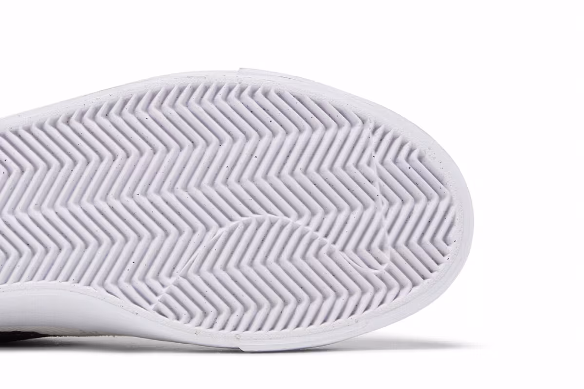 Nike Blazer Court Mid Premium SB White Black, view 6
